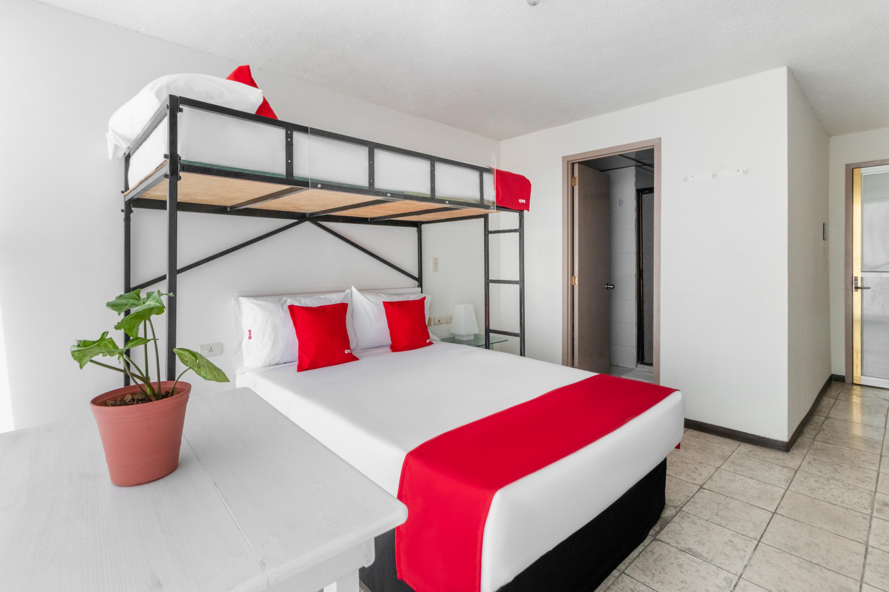 Oyo Hotel Del Llanito, אגואסקליינטס מראה חיצוני תמונה