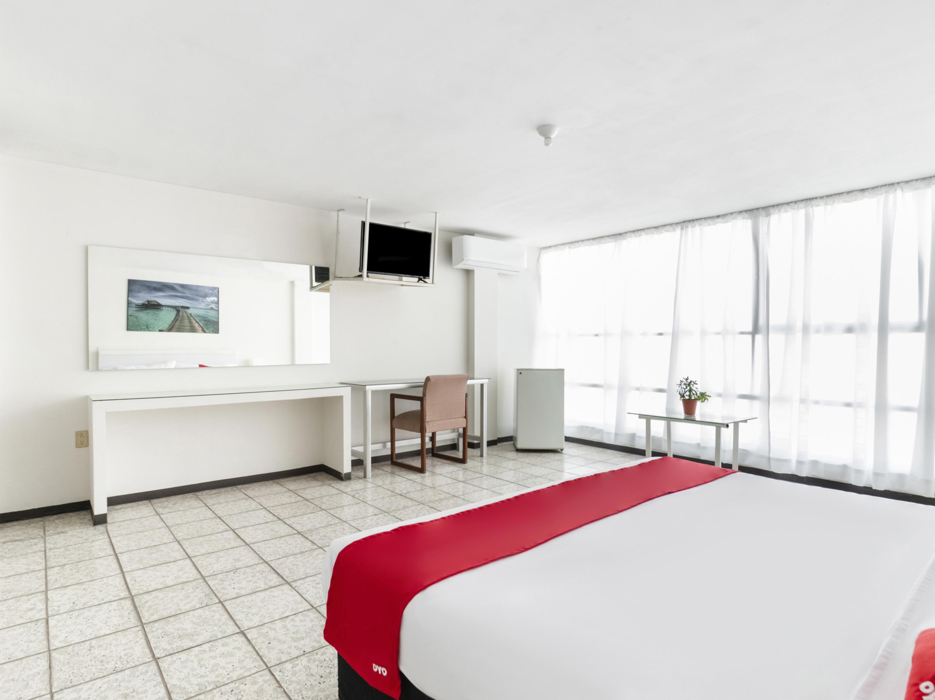 Oyo Hotel Del Llanito, אגואסקליינטס מראה חיצוני תמונה