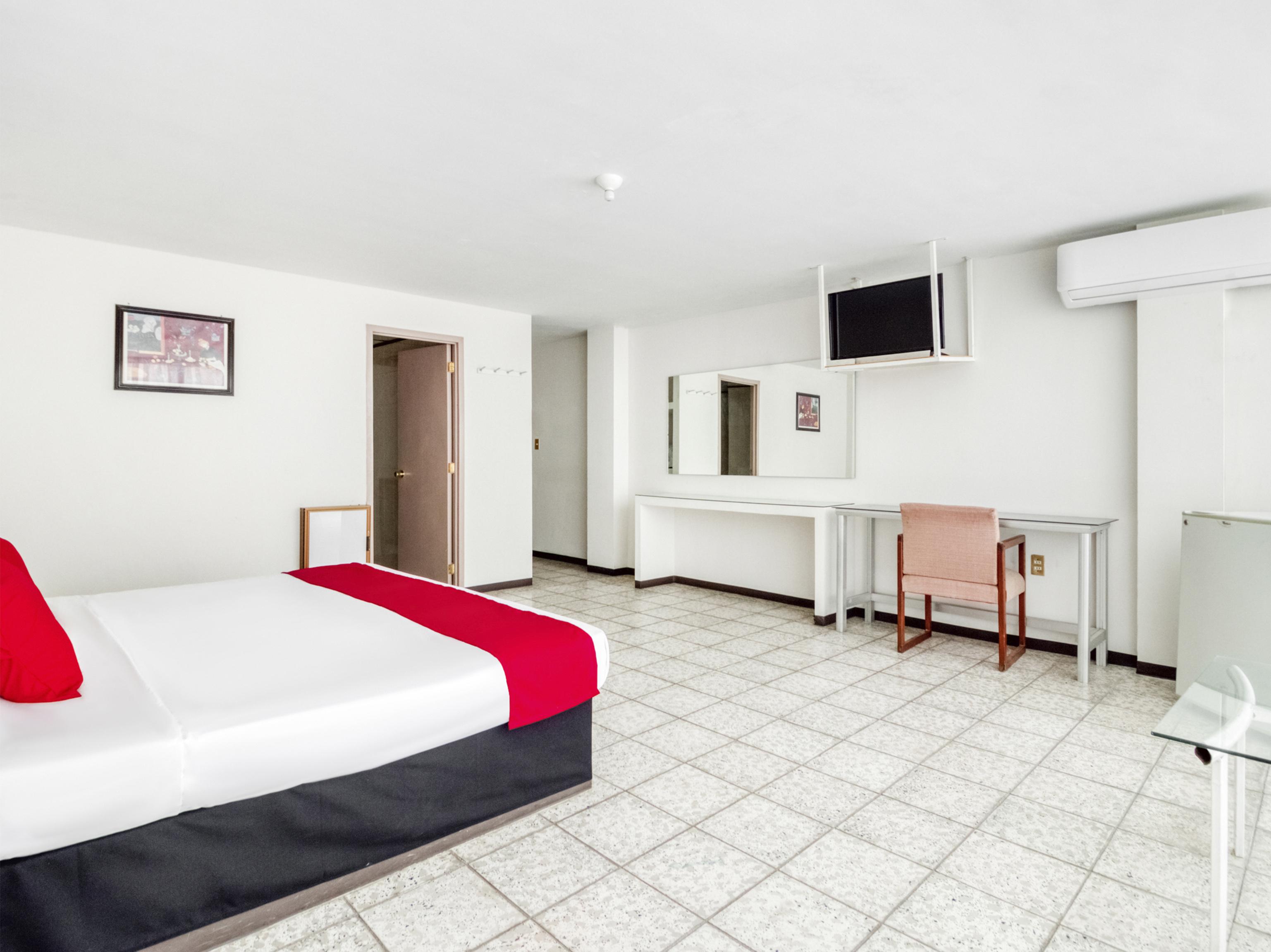 Oyo Hotel Del Llanito, אגואסקליינטס מראה חיצוני תמונה