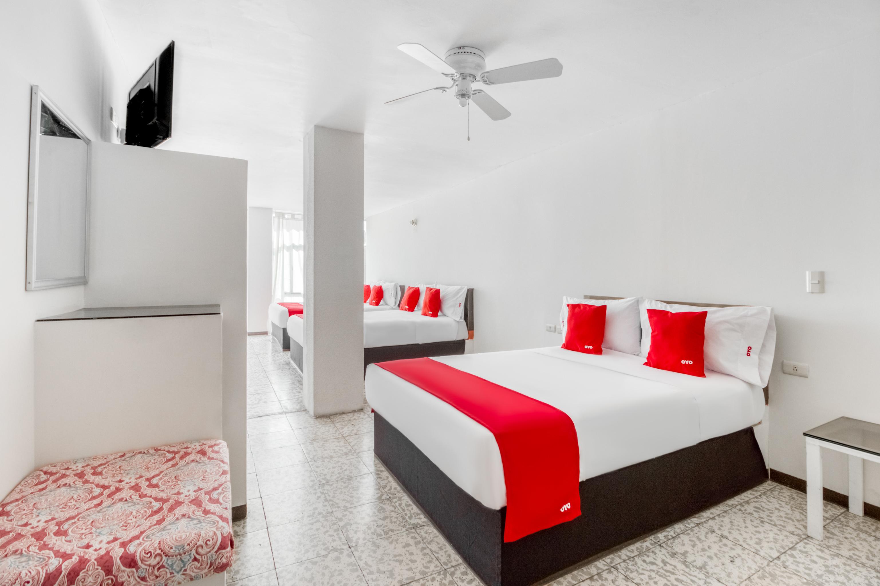 Oyo Hotel Del Llanito, אגואסקליינטס מראה חיצוני תמונה