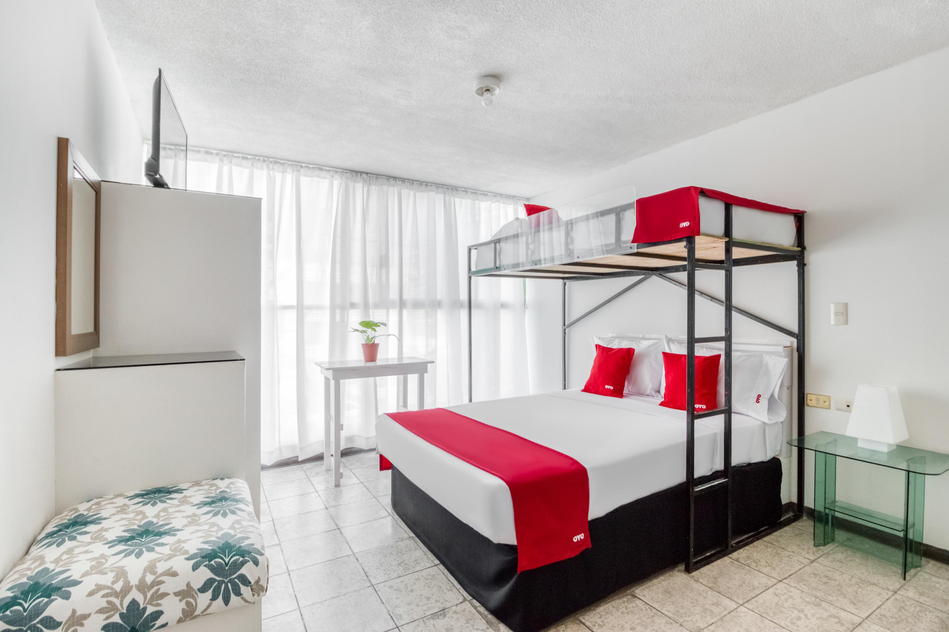 Oyo Hotel Del Llanito, אגואסקליינטס מראה חיצוני תמונה