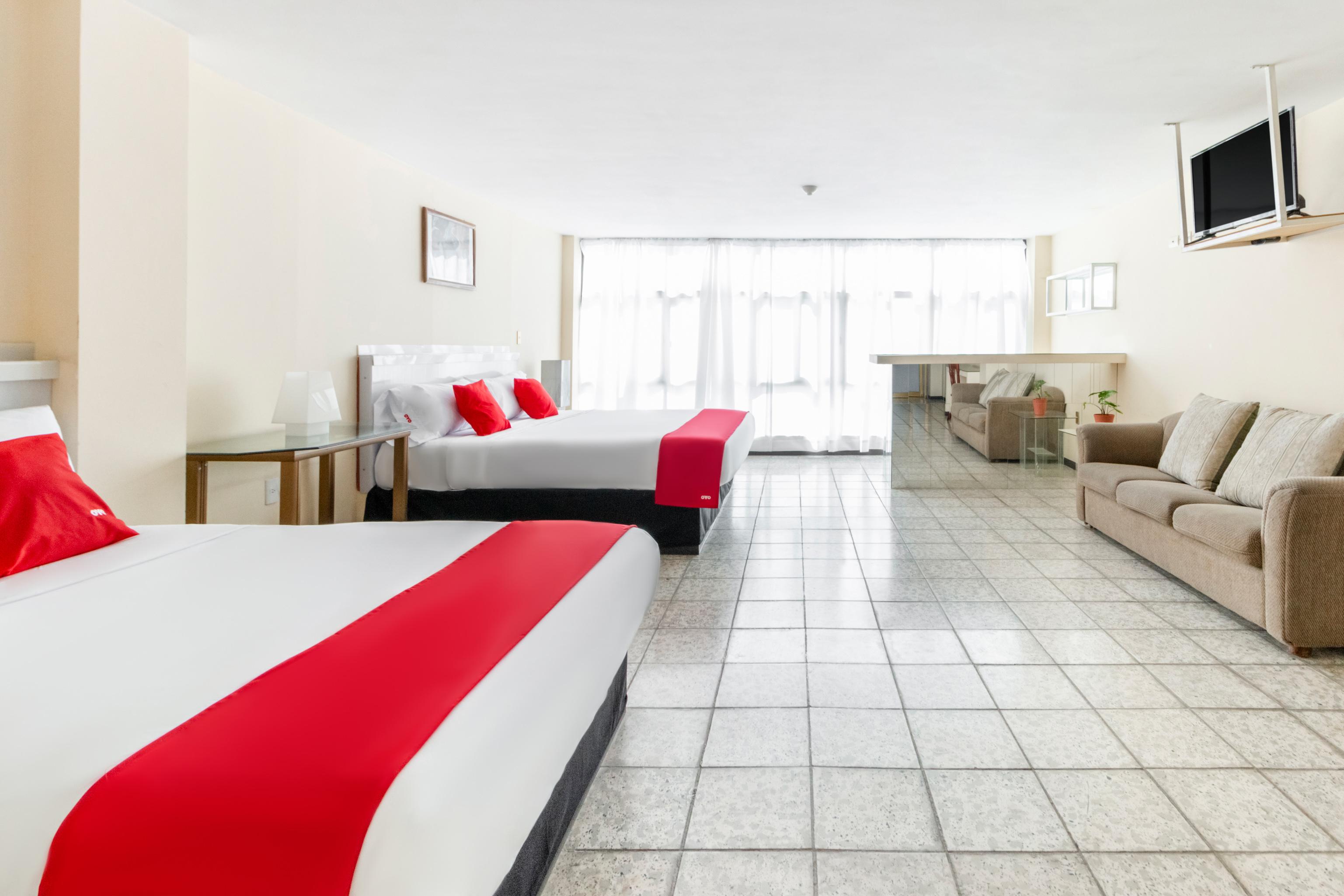Oyo Hotel Del Llanito, אגואסקליינטס מראה חיצוני תמונה
