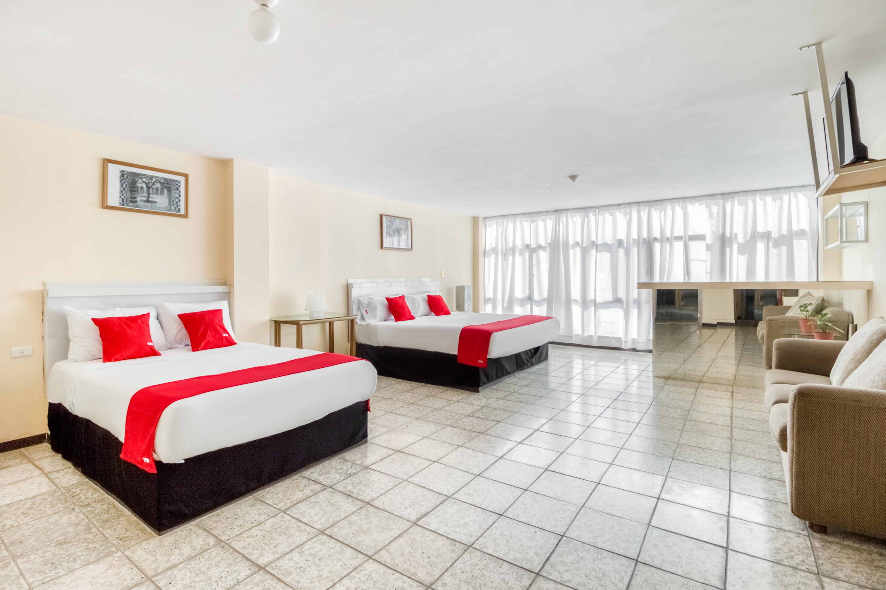 Oyo Hotel Del Llanito, אגואסקליינטס מראה חיצוני תמונה